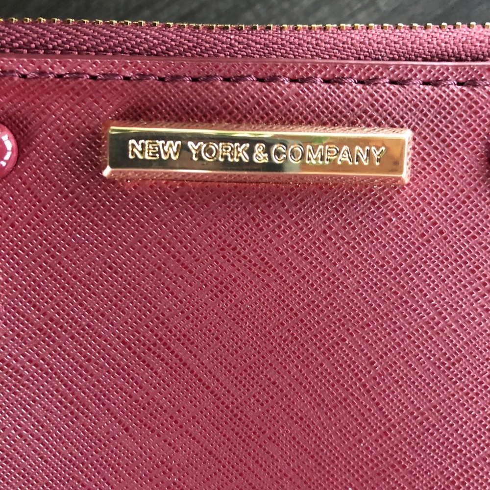 NWT NY and Company wristlet - Picture 2 of 8